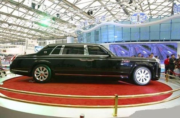 孔明说车：这车是红旗的巅峰之作，需挂黄色车牌，仅比布加迪少4个缸