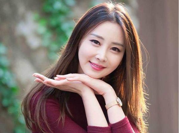 毒汤@两性关系，“撩”中年女人，钱并不是她看重的，这些才是