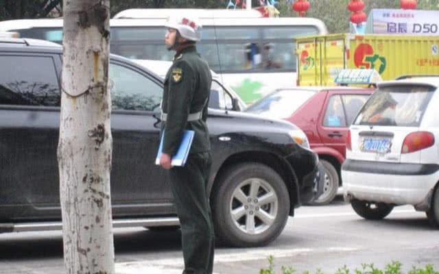 「Amoy小号」“红色驾照”什么来头，连交警都无权进行拦截？今天总算明白了