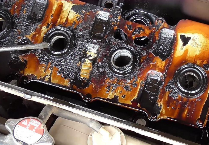 【小丁娱乐】开了10年车才懂，汽车这些地方要勤清理，动力才能更足油耗更低