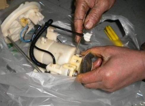 文艺汽车达人@不要被4S店忽悠，这些项目根本就是白花钱，专坑“人傻钱多”的