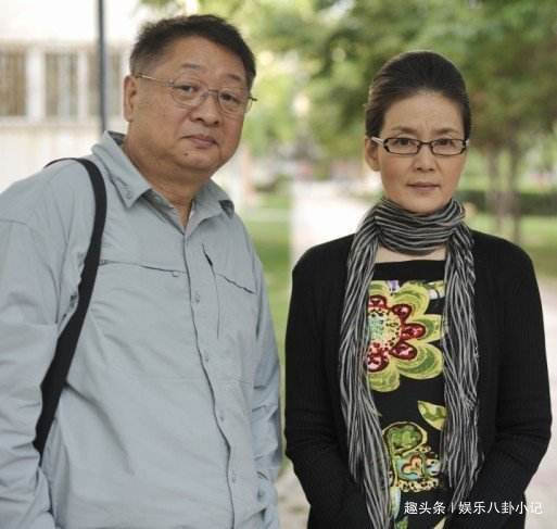 24岁嫁著名导演，结婚8年却输给王小丫，65岁仍单身一人