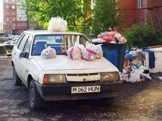 九零后聊车@汽车乱停乱放咋办？看看这3位路人的解决方式，一个比一个厉害