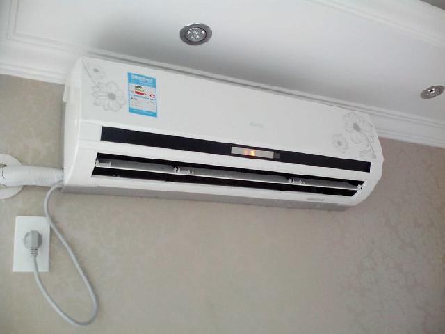 乡村阿飞@儿媳怀孕，气温38度婆婆坚决不让安空调，老公一句话，婆婆愣了