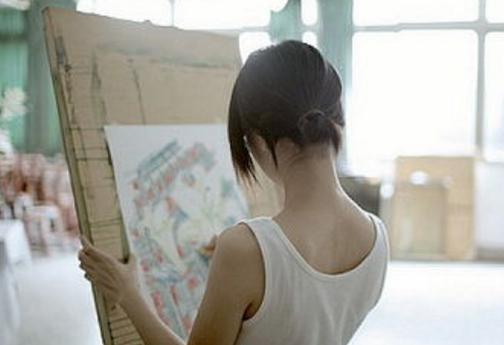 乡村阿飞■借房给小叔子住，拆迁后他要拆迁款，理由就借房给他，耽误他买房