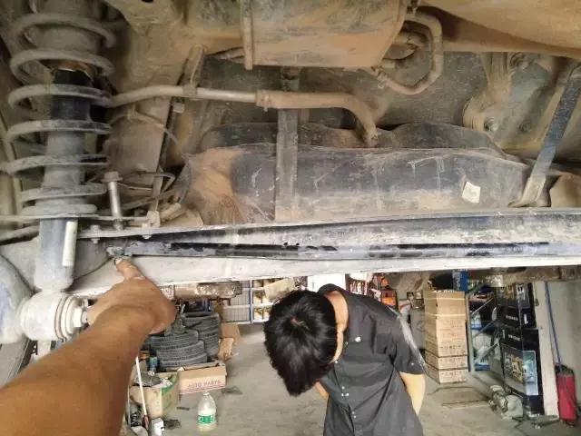 #汽修江湖#汽修案例：比亚迪F3过坑洼路后左（右）边嘎嘣异响故障