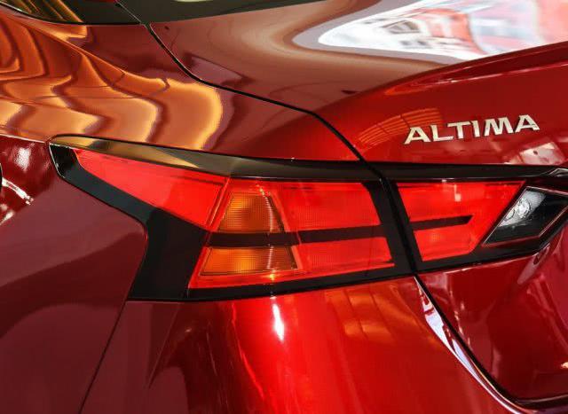 #阿毛聊汽车#合资B级车怎么选？不如看看它，进口国六2.0L引擎，油耗6个