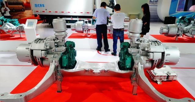 #试车极速报告#新能源高端商务用车典范，全新比亚迪C6核心技术解析