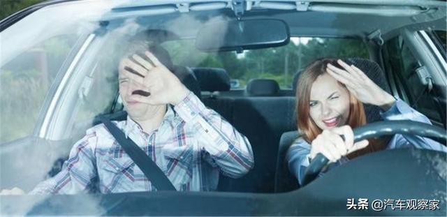 「汽车观察家」后方有车快速且长时间用远光灯闪你，怎么办？