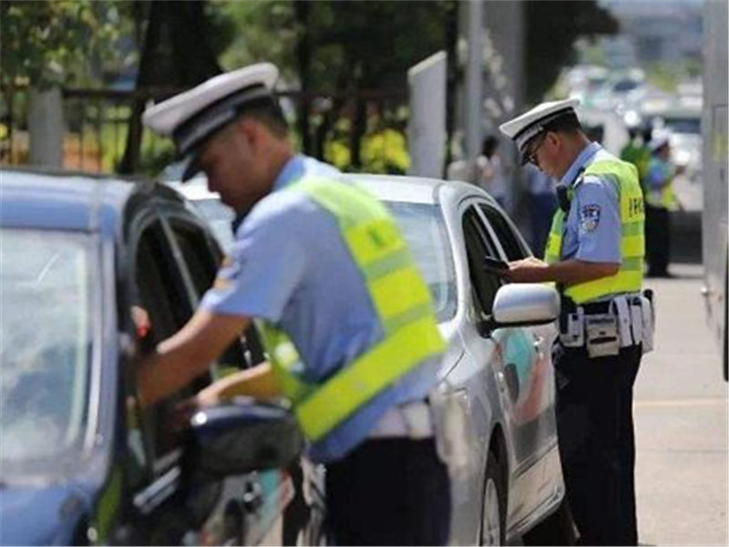 【小艾v汽车】车主：驾车违章后多久收到短信?交警：特别要注意这几天!