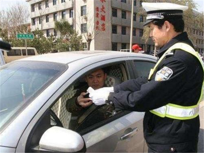 【小艾v汽车】车主：驾车违章后多久收到短信?交警：特别要注意这几天!