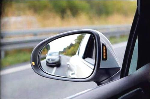 #馆陶新闻#在超车道上需不需要打左转向灯，老司机告诉你正确答案