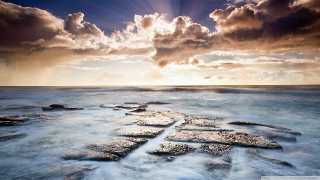 「谈情感的岳洋」最走心的情感经典句子，简短洋气，送给深爱过的你