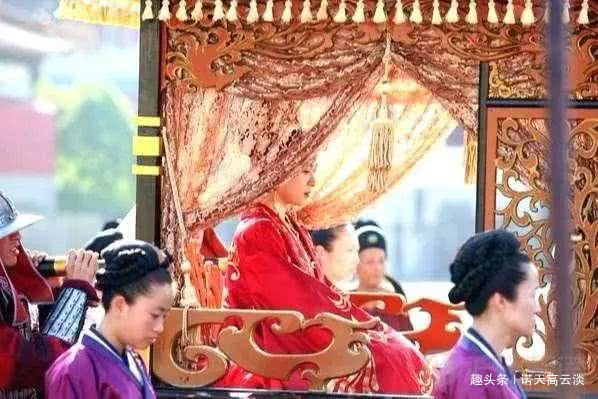 外国美女在中国当上了皇后，上位后的第一件事：出兵攻打祖国