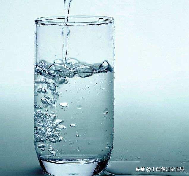 #老蒋书房#情感测试:感觉哪杯水最好喝，测你什么年龄才会显老？