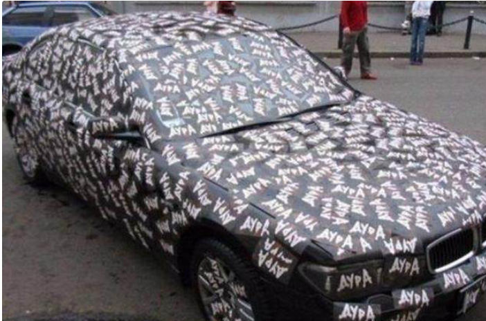 汽车棒棒堂@在外国乱停车的下场，泡沫胶、斧头、卫生巾都用上，车主怒不敢言