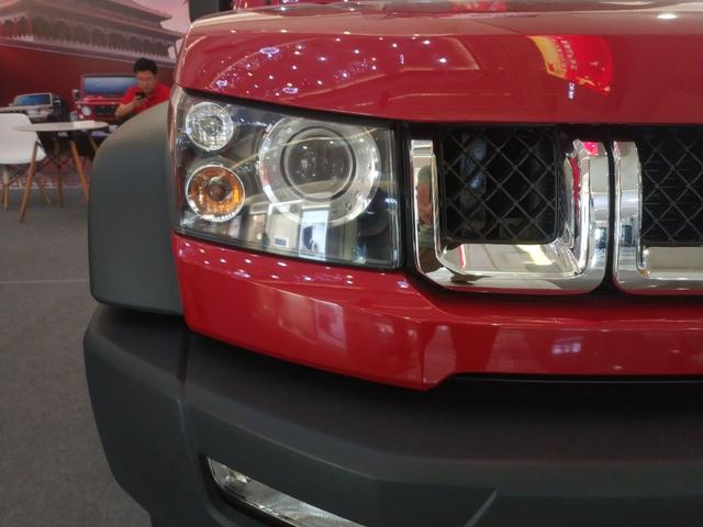 [汽车资讯]这辆粗糙的越野大玩具买车还不用摇号，体验皮卡版北京BJ40