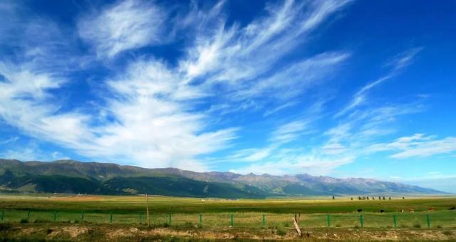 [走吧自驾游]中国这条高速公路，不输美国66号公路，比318好走，景色绝美