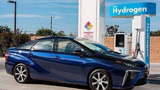 「家有汽车」国人还没学会走，日本人马上就推第二代了！氢能车真的势不可挡？