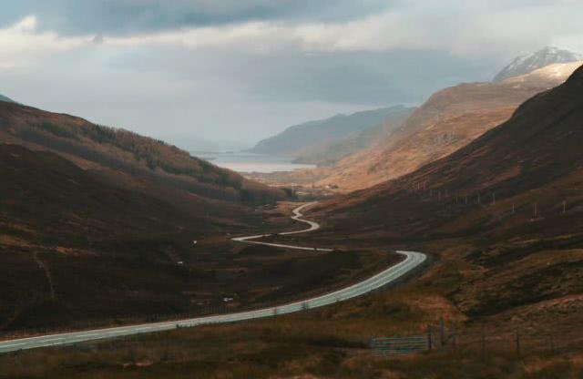 【十点情感说】未来，把心清空，往事随风