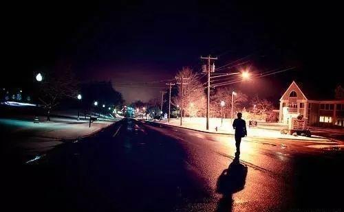 #笑看江湖事#网易云音乐虐心热评——看着别人的故事 流着自己的眼泪