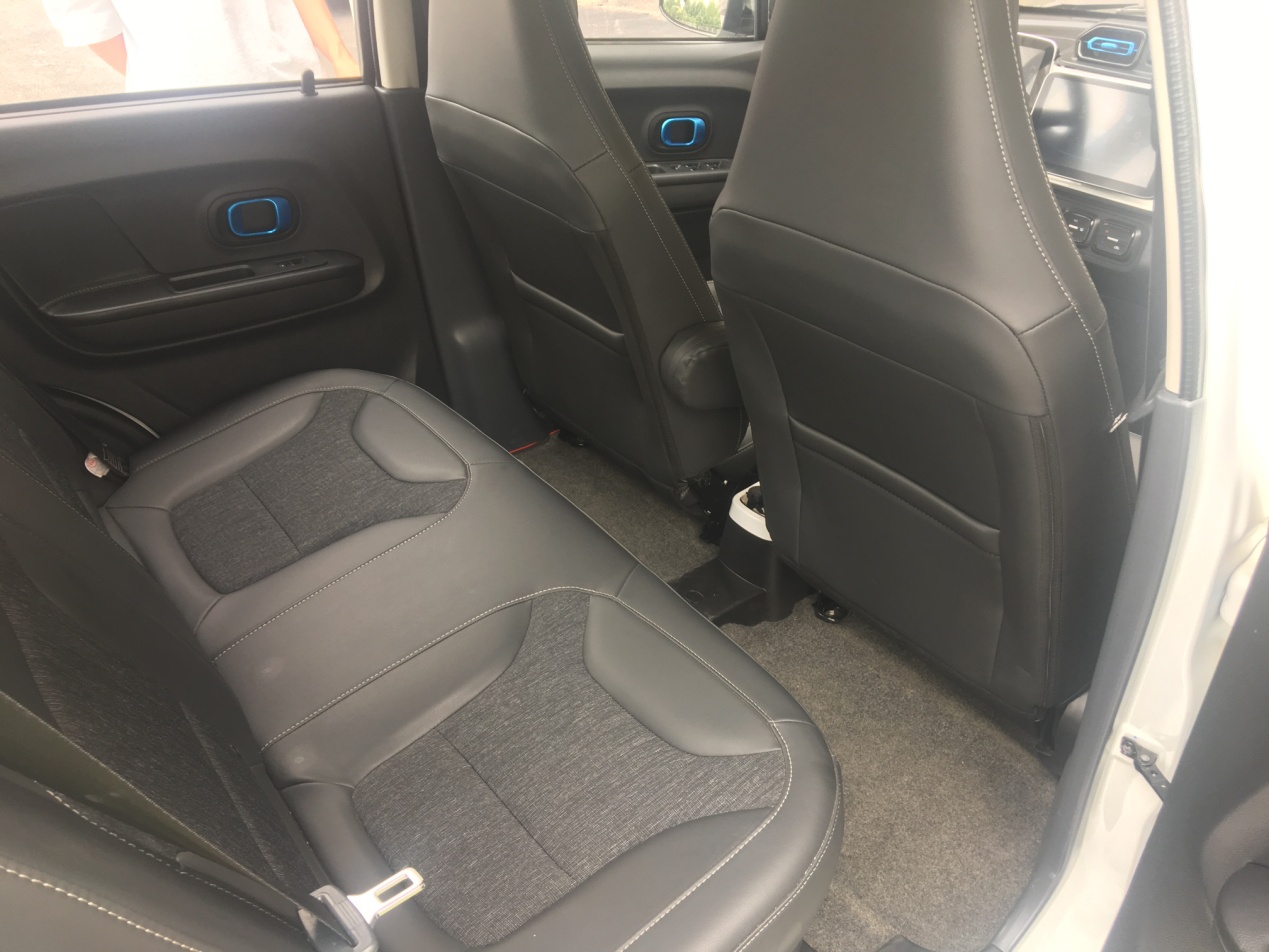 「跑车美魅」这款小车三大技能爆满，比比亚迪e1更具优势，再优惠1.2万