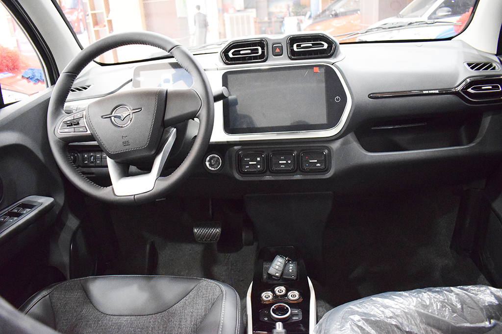 「地上车市」不到6万就能买纯电动车？免费充电？网友：现在还能再省1.2万