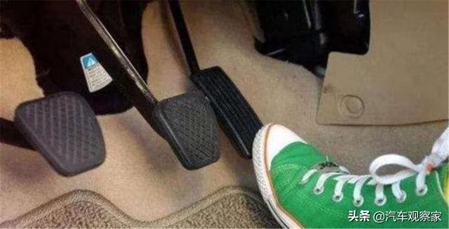 「汽车观察家」如何看待“点油门”这种开车习惯，是技术不过关还是另有原因？