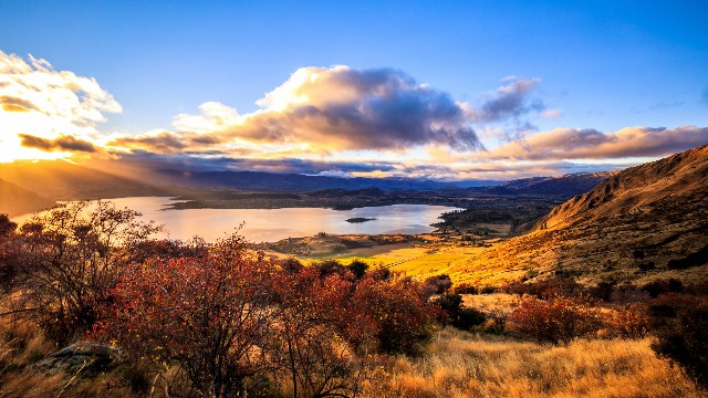 「依美娱乐」几句伤感系爱情语录，精辟耐回味，送给深夜孤独的自己