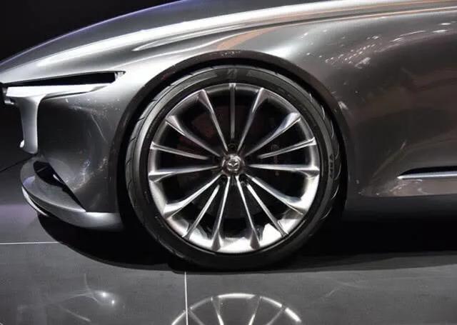 王者归来AAAAA@设计师造出比保时捷气派的新车，20万断天籁活路