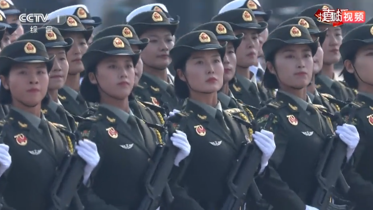 新中国国庆阅兵史上首次出现女将军