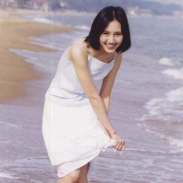 不用少女感，42岁袁泉也能逆袭，被赞林青霞后最有气质的女演员