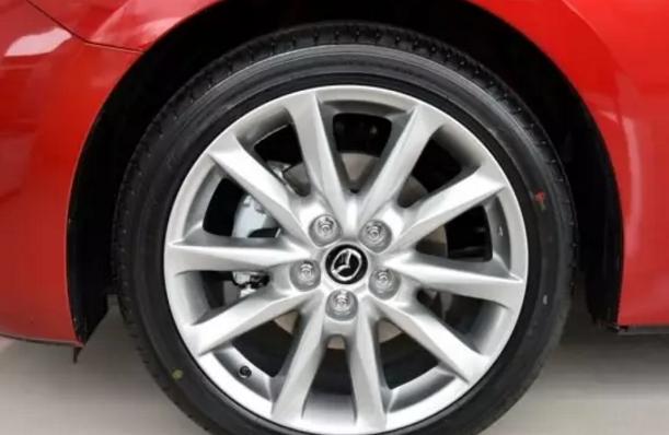 【车味auto】买车追求价格优势？那么最低配的车型值得入手吗？