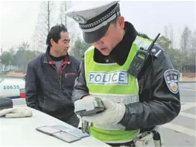 小艾v汽车：车祸发生时，记住这3个关键点，多得3笔赔偿费！