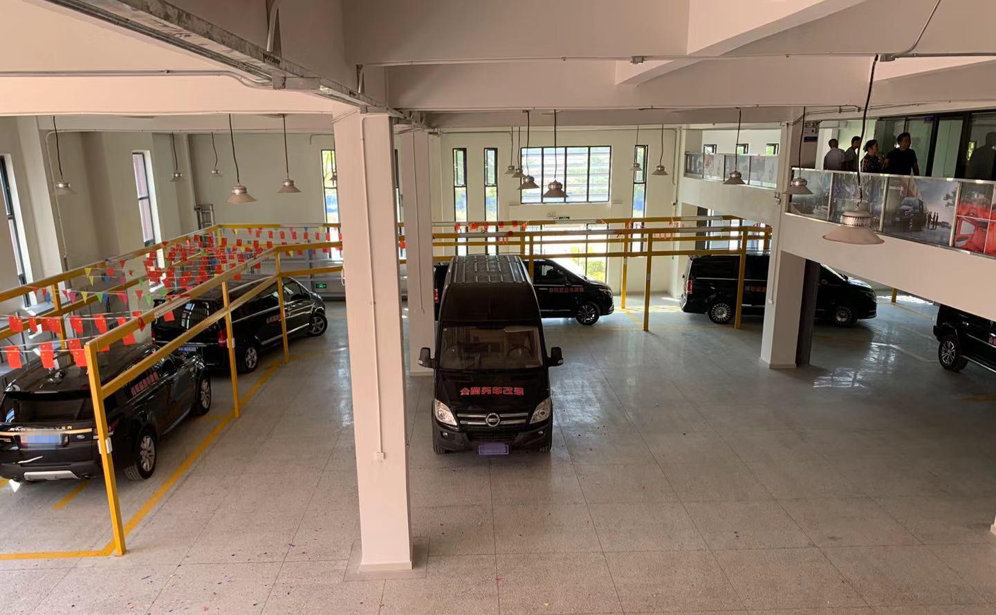 车家号■每个男人都有一种改装梦，孔易改装车联盟开业，奔驰威霆现车展售