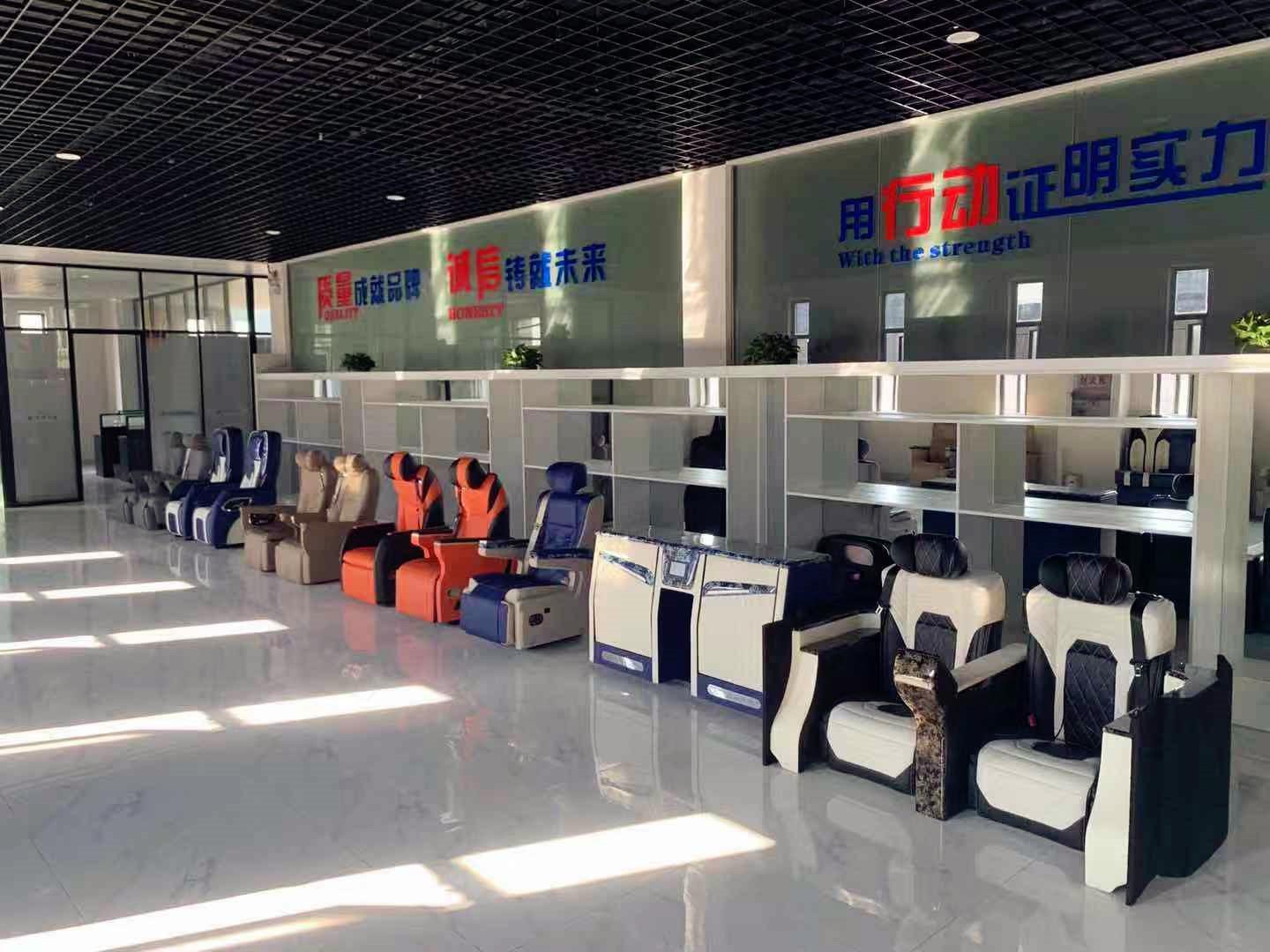 车家号■每个男人都有一种改装梦，孔易改装车联盟开业，奔驰威霆现车展售