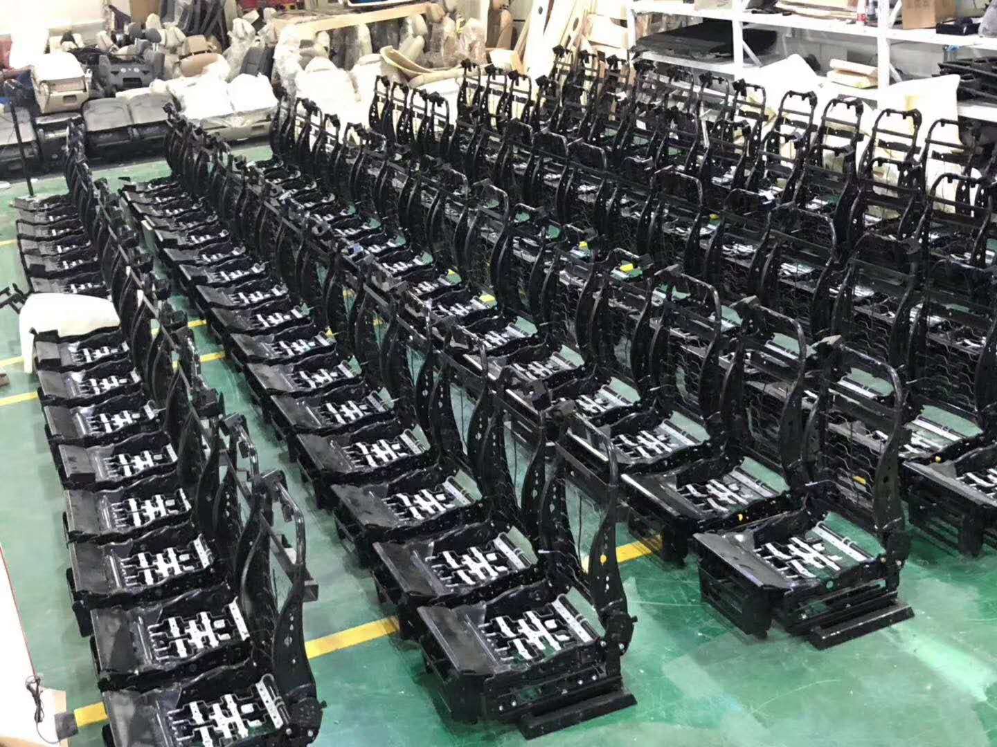 车家号■每个男人都有一种改装梦，孔易改装车联盟开业，奔驰威霆现车展售