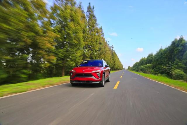 乘车御剑@5.6秒破百，中国最NB中型SUV之一“入门版”来了