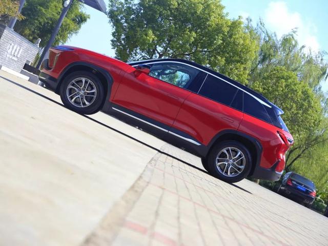 乘车御剑@5.6秒破百，中国最NB中型SUV之一“入门版”来了