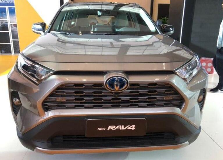 小兵谈汽车@买啥途观！丰田小霸道来了，气场堪比普拉多，油耗4.6L带三种四驱