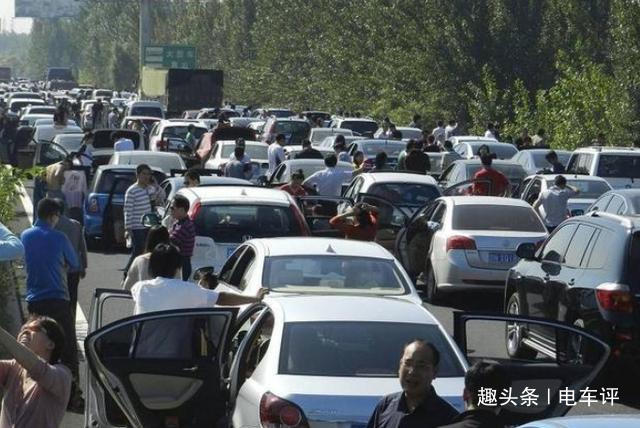 【电车评】国庆小长假，你是家里蹲，还是自驾游？这份攻略请收好