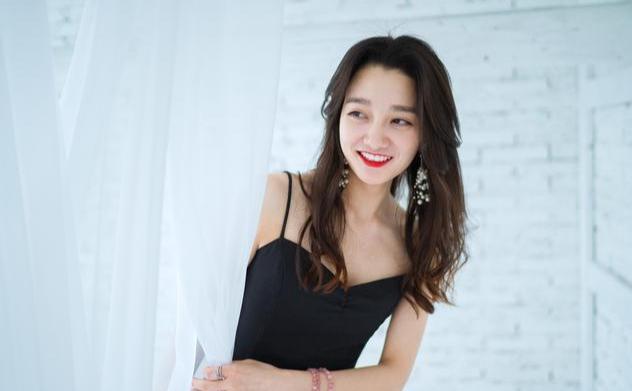 「小辉唠情感」50岁左右的女人，喜欢多大年纪的男人？看看女人的心里话