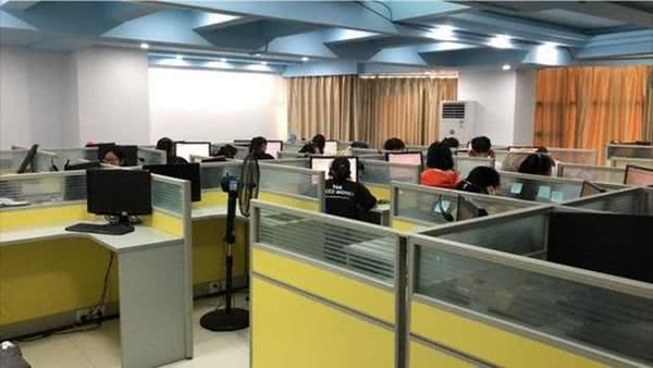 白月光u@95后的工作现状，不带简历面试，辞职直接走工作不交接，合适吗？