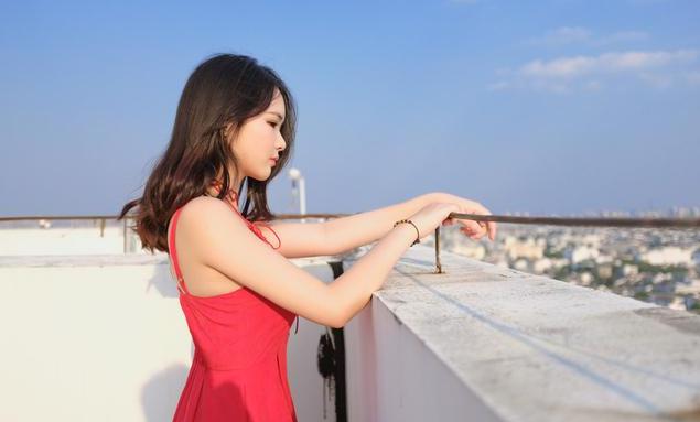 [小辉唠情感]男人“贪不贪色”，看他身上这三个地方，就清清楚楚了