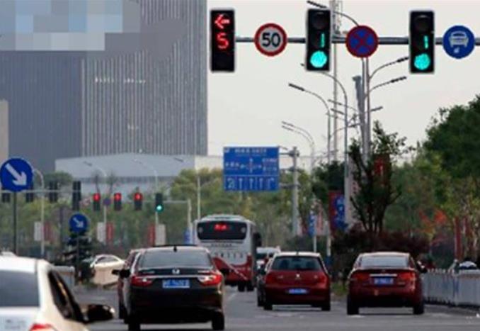 汽车之家@顿挫、抖动、油耗高？你真的会开自动挡？启停方法90%的人都错了