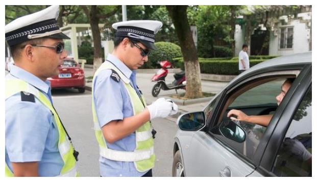 [汽车之家]超速10%真的不算违章？交警告诉你真正答案，连老司机都被忽悠了