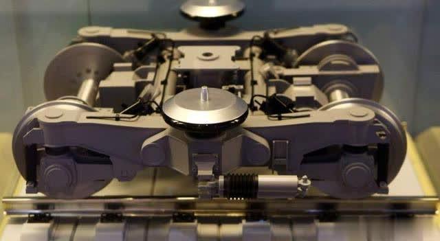 【放牛班的娃】坐过那么多次高铁，你知道高铁车轮有多难造吗？