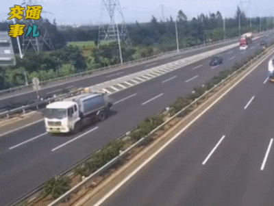 泰安高速交警@一组动图警示你：高速错过出口不要错上加错！一旦遭遇险情牢记“让速不让道”