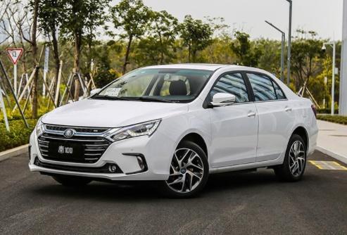 九零后聊车@首批“比亚迪新能源”更换电池，看到价格后，车主：半年工资没了