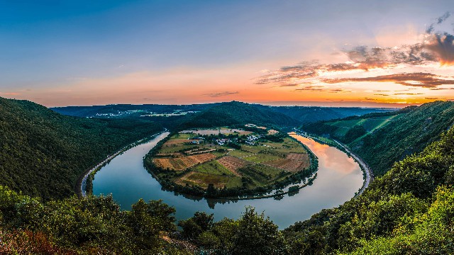 「潘谈情说爱」最有意境的句子，字字穿心刺骨，总有一句说到你的心里